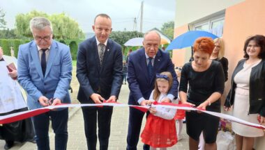 Zdjęcie dla artykułu Uroczyste rozpoczęcie roku szkolnego i otwarcie przedszkola w Woli Baranowskiej