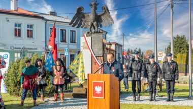 Zdjęcie dla artykułu Świętuj z nami 104. rocznicę odzyskania Niepodległości przez Polskę! Zobacz jakie wydarzenia odbędą się w naszej Gminie.