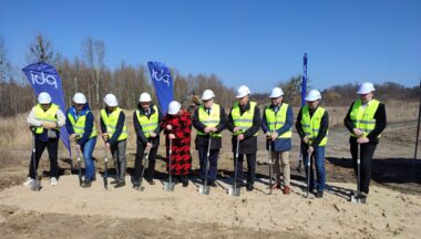 Zdjęcie dla artykułu Symboliczna ‘’łopata’’ wbita! Inwestycja nabiera rozpędu!