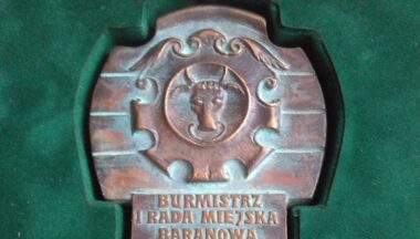 Zdjęcie dla artykułu Zgłoś kandydata do tytułu „Zasłużony dla Miasta i Gminy Baranów Sandomierski”! Termin mija 31 lipca