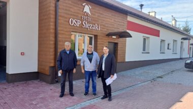 Zdjęcie dla artykułu Nowe oblicze remizy w Ślęzakach! Zobacz jaką metamorfozę przeszedł remontowany budynek!