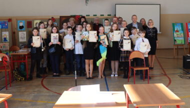 Zdjęcie dla galerii XV edycja Gminnego Konkursu Artystycznego pt. „Ksiądz Jan od biedronki”.