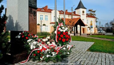 Zdjęcie dla artykułu Zapraszamy na Gminne Obchody 232 rocznicy uchwalenia Konstytucji 3 Maja!