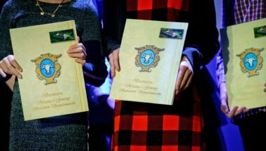 Zdjęcie dla galerii Stypendia dla uczniów – zdj. T. Młyniec