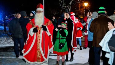 Zdjęcie dla galerii II Gminna Parada Mikołajkowa – zdj. T. Młyniec