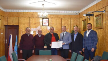 Zdjęcie dla artykułu Rewitalizacja zdegradowanego budynku zlokalizowanego w centrum Baranowa Sandomierskiego wraz z otoczeniem, z przeznaczeniem na siedzibę GZUP