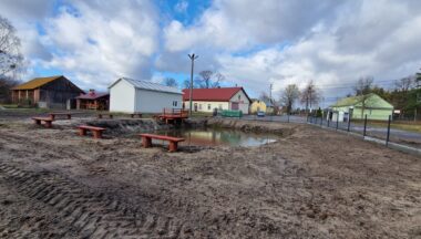 Zdjęcie dla artykułu Powstało miejsce integracji i aktywizacji społeczno-kulturalnej mieszkańców w centrum wsi Marki.