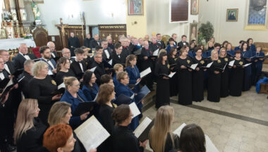 Zdjęcie dla galerii Jubileusz 10 – lecia chóru „Chorus Familiaris”