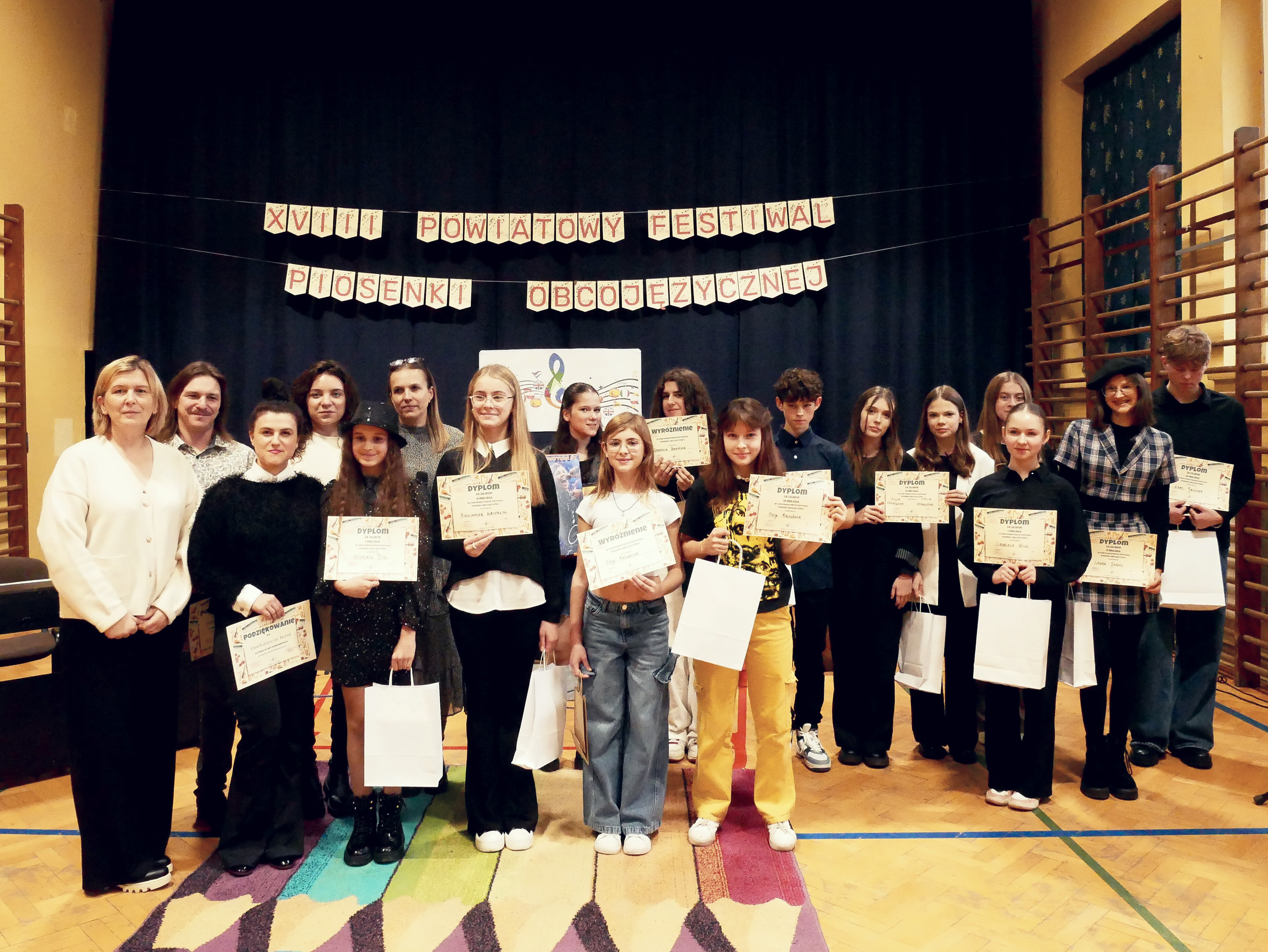 Szkoła W Ślęzakach zorganizowała XVIII Edycję Powiatowego Festiwalu Piosenki Obcojęzycznej