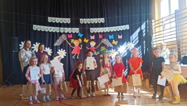 Zdjęcie dla artykułu X Edycja Gminnego Konkursu Logopedyczno-Recytatorskiego w Ślęzakach