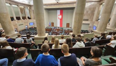 Zdjęcie dla artykułu Wycieczka młodych artystów do Sejmu Rzeczypospolitej Polskiej