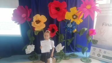 Zdjęcie dla artykułu Uczennice ze Szkoły Podstawowej w Ślęzakach na podium Wojewódzkiego Konkursu Plastyczno-Multimedialnego!