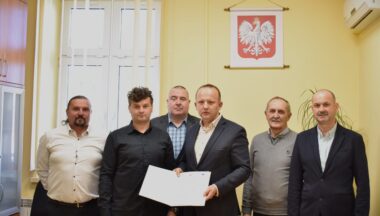 Zdjęcie dla artykułu Umowa na modernizację Miejsko-Gminnego Ośrodka Kultury w Baranowie Sandomierskim podpisana!