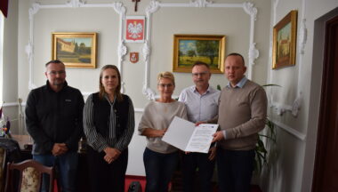 Zdjęcie dla artykułu Modernizacja energetyczna szkół w Gminie Baranów Sandomierski !