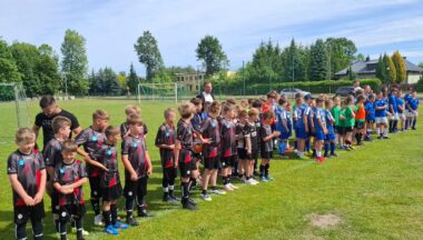 Zdjęcie dla artykułu Turniej Sportowy i Dzień Dziecka na stadionie w Dąbrowicy